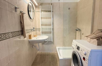 Miete einer hellen 3-Zimmer-Wohnung im Retro-Stil, 80 m², Altstadt, Belgrad, Serbien